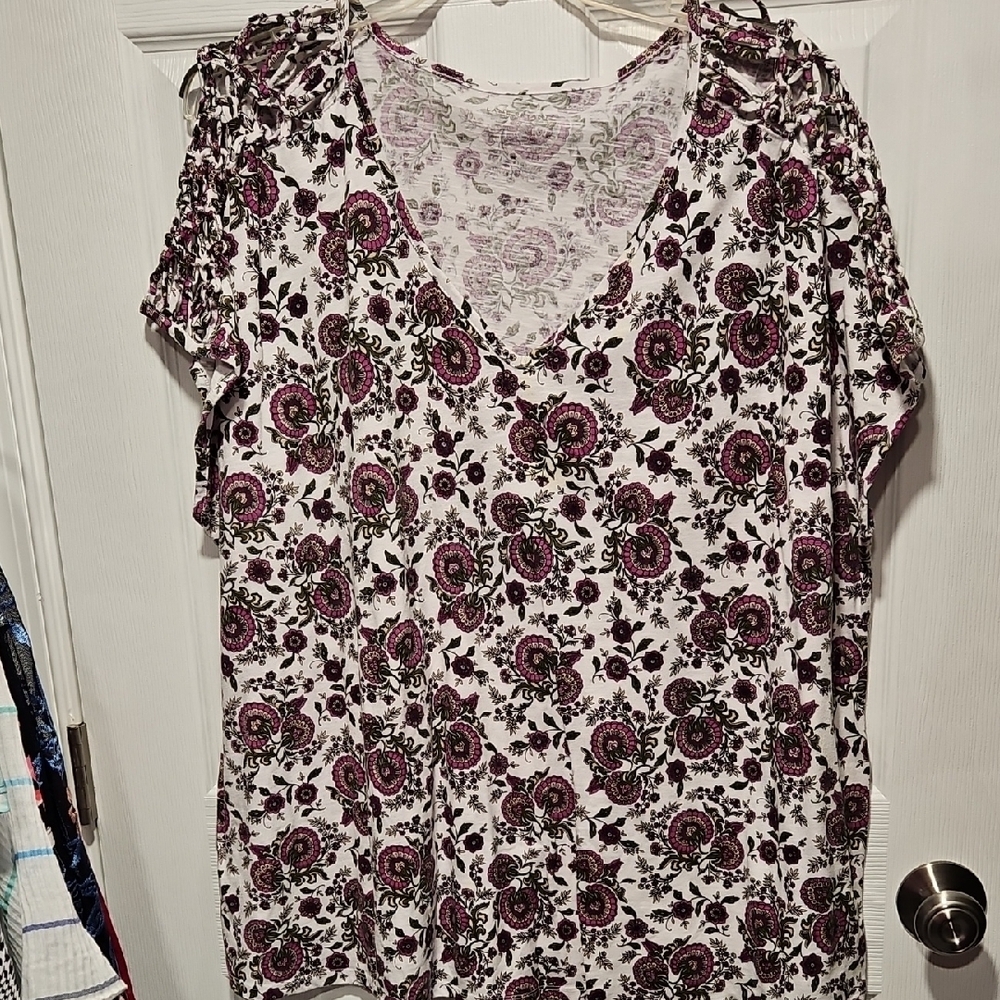 Lane Bryant Floral V-Neck Swing Tee- Purple and Black